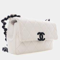 مملوكة مسبقًا حقيبة شانيال صغيرة بيضاء كافيار ماي إيفري ثينغ فلاب