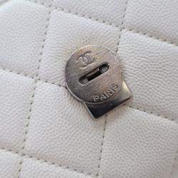 مملوكة مسبقًا حقيبة شانيال صغيرة بيضاء كافيار ماي إيفري ثينغ فلاب