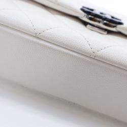 مملوكة مسبقًا حقيبة شانيال صغيرة بيضاء كافيار ماي إيفري ثينغ فلاب