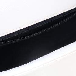 مملوكة مسبقًا حقيبة شانيال صغيرة بيضاء كافيار ماي إيفري ثينغ فلاب