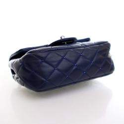 Pre Owned حقيبة شانيل فلاب مستطيلة صغيرة من جلد الخروف مزينة بالكريستالات باللون الأزرق