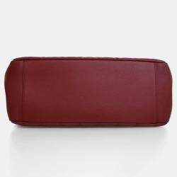 مملوكة مسبقًا حقيبة يد شانيل غراند شوبينغ حمراء كافيار