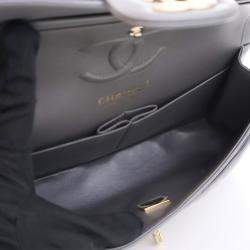 Pre Owned حقي بة فلاب مزدوجة كلاسيكية صغيرة من شانيل جلد الحمل الرمادي