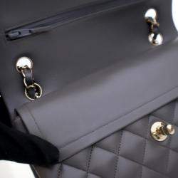 Pre Owned حقيبة فلاب مزدوجة كلاسيكية صغيرة من شانيل جلد الحمل الرمادي