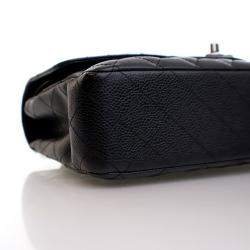 Pre Owned حقيبة شانييل فلاب مزدوجة كلاسيكية وسط سوداء كافيار