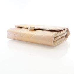 مملوكة مسبقًا حافظة هاتف جلد الحمل ميتاليك شانيل على سلسلة ووك