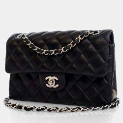 مملوكة مسبقًا Chanel Small Black Lambskin Classic Double Flap Bag