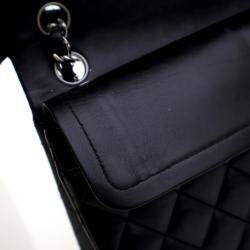 مملوكة مسبقًا Chanel Small Black Lambskin Classic Double Flap Bag