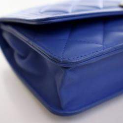 Pre Owned محفظة شانييل بوي جلود حمل أزرق بسلسلة