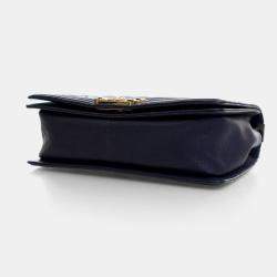 مملوكة مسبقًا Chanel Medium Navy Caviar Chevron Boy Bag