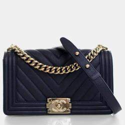 مملوكة مسبقًا Chanel Medium Navy Caviar Chevron Boy Bag