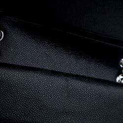 Pre Owned حقيبة شانيال كلاسيك قلاب مزدوج جلد حبيبي أسود متوسط