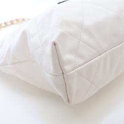 مملوكة مسبقًا حقيبة شانيل 22 هوبو جلد ماعز أبيض صغير