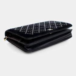مملوكة مسبقًا Chanel Velvet Embellished Wallet On Chain (WOC)