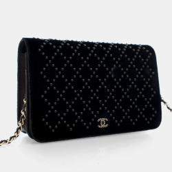 مملوكة مسبقًا Chanel Velvet Embellished Wallet On Chain (WOC)