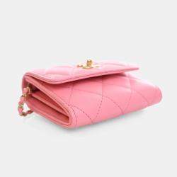 Pre Owned حقيبة كلتش شانيل ميني جلد خروف وردي بيرل كرش بسلسلة