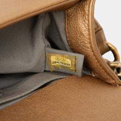 مملوكة مسبقًا حقيبة شانيل بوي قلاب صغیرة جلد خروف معدنیة مبطنة بني مع سی سي متداخل