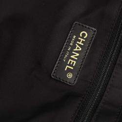 مملوكة مسبقًا حقيبة يد شانيل ترافل لاين جاكار نايلون سوداء