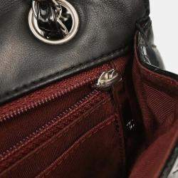 Pre Owned حقيبة كتف جلد لامع أسود شانيل بوابة مفردة بشعار سري