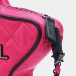 Pre Owned حقيبة كروس شانيل وردية من الساتان المبطن بنجمة Walk Of Fame