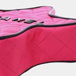 Pre Owned حقيبة كروس شانيل وردية من الساتان المبطن بنجمة Walk Of Fame