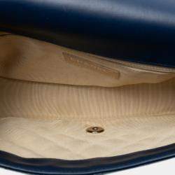 مملوكة مسبقًا شانيل أزرق متوسط براءة اختراع كوكو بوي قلاب