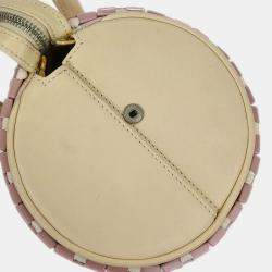 مملوكة مسبقًا حقيبة شانيل يد برميل أكريليك وردي بغزل الألغاز