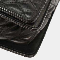 Pre Owned Boy Chanel Black Lambskin Medium Shoulder Bag