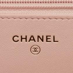 مملوكة مسبقًا Chanel 19 Flap Pink Quilted Leather Wallet On Chain