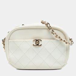 مملوكة مسبقًا Chanel White Small Quilted Goatskin Casual Trip Camera Bag