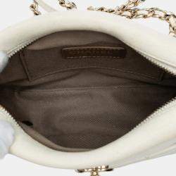 مملوكة مسبقًا Chanel White Small Quilted Goatskin Casual Trip Camera Bag