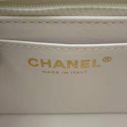 مملوكة مسبقًا حقيبة كتف سلسلة شانيل ماتلاسي علامة كوكو جلد الضأن أبيض