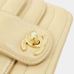 Pre Owned Chanel Beige Leather Shoulder Bag