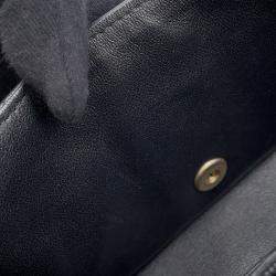 مملوكة مسبقًا Chanel Chain Shoulder Bag With Chevron V-Stitching And Lambskin Leather Black