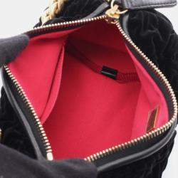 مملوكة مسبقًا Chanel Camellia Shoulder Bag Leather And Velvet Black