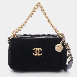 مملوكة مسبقًا Chanel Camellia Shoulder Bag Leather And Velvet Black