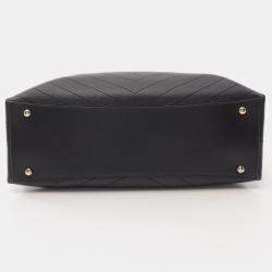 مملوكة مسبقًا Chanel Chevron V-Stitch Tote Bag Leather  Black