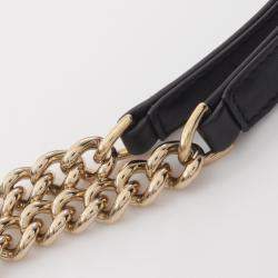 مملوكة مسبقًا Chanel Chevron V-Stitch Tote Bag Leather  Black