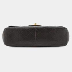 مملوكة مسبقًا Chanel Chain Shoulder Bag Matelasse 30 With Coco Mark And Lambskin Leather Dekamato Black