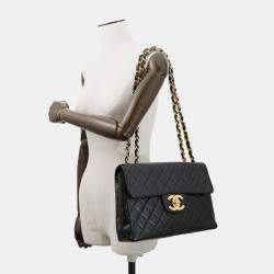 مملوكة مسبقًا Chanel Chain Shoulder Bag Matelasse 30 With Coco Mark And Lambskin Leather Dekamato Black
