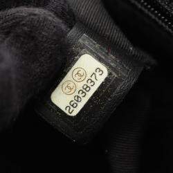 مملوكة مسبقًا Chanel V-Stitch Shoulder Bag In Lambskin Leather Black