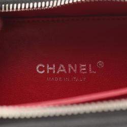 مملوكة مسبقًا حقيبة كتف شانيل سي سي فيليغري فانيتي صغيرة جلد عجل محبب أسود أبيض