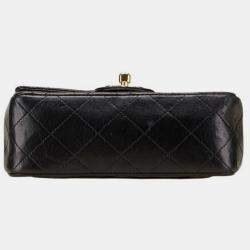 مملوكة مسبقًا حقيبة شانيل شان كوكو علامة ماتيلسي صغيرة جلد الخروف أسود