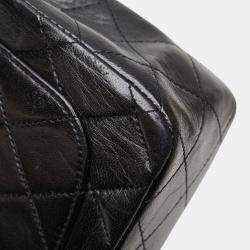 مملوكة مسبقًا حقيبة شانيل شان كوكو علامة ماتيلسي صغيرة جلد الخروف أسود