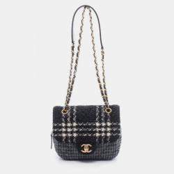 مملوكة مسبقًا Chanel Matelasse Shoulder Bag Wool Fabric Black White Gray