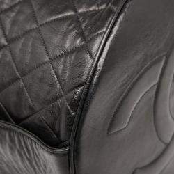 مملوكة مسبقًا حقيبة كتف بسلسلة شانيل ماتلاسيه جيب برباط جلد خروف أسود