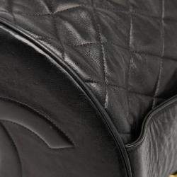 مملوكة مسبقًا حقيبة كتف بسلسلة شانيل ماتلاسيه جيب برباط جلد خروف أسود