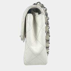 Pre Owned حقيبة كتف شانيل ماتيلسي جلد كافيار بلون معدني أبيض ومعدني فضي