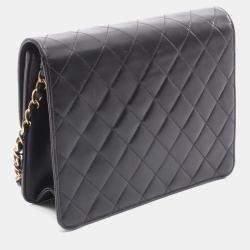 مملوكة مسبقًا حقيبة كتف شانيل ماتلاسي مفردة بجلد خروف أسود