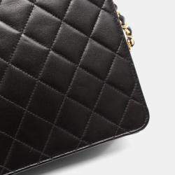 مملوكة مسبقًا حقيبة كتف شانيل ماتلاسي مفردة بجلد خروف أسود